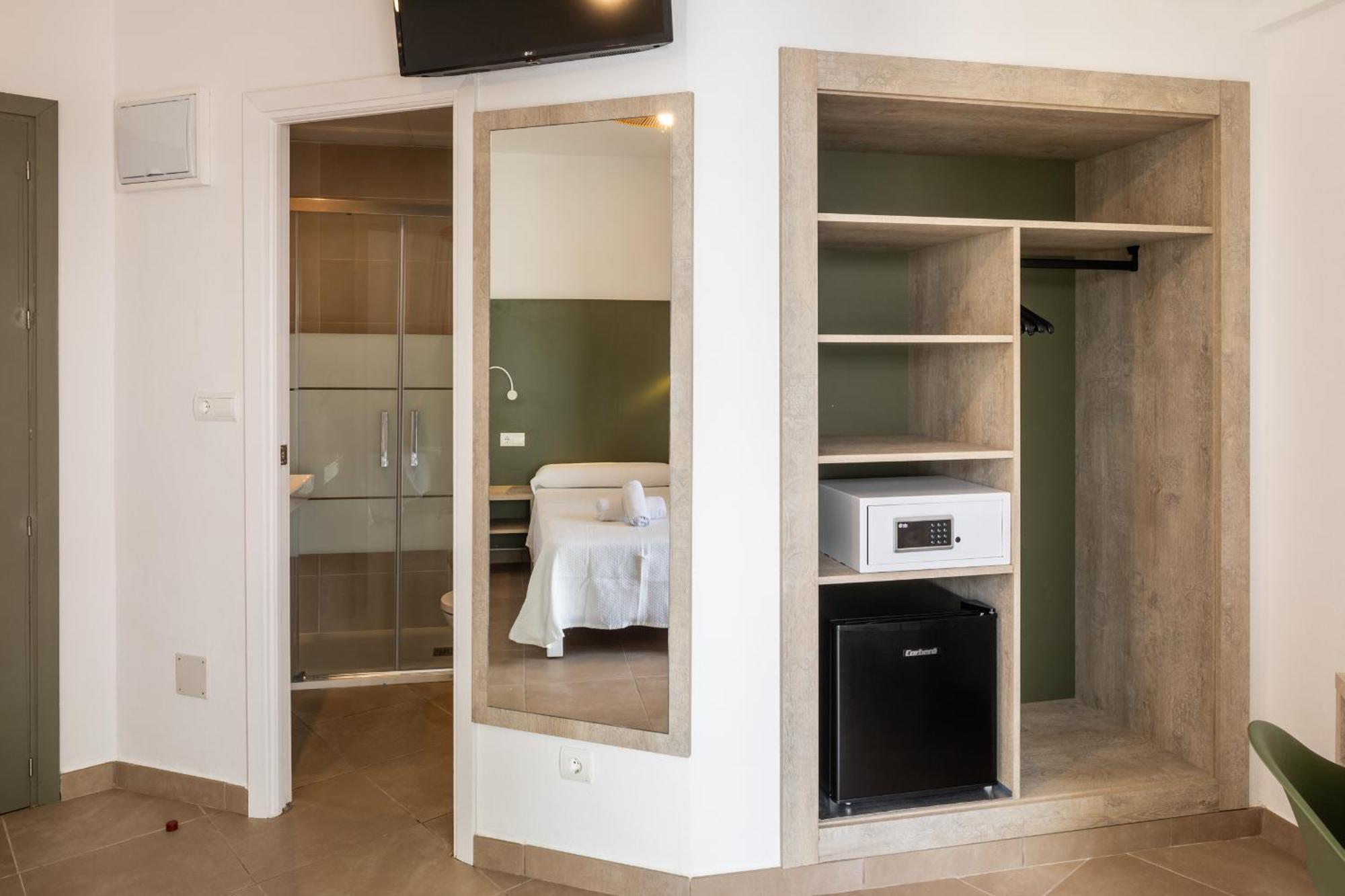 Hostal Alicante Сан-Антонио-Абад Экстерьер фото