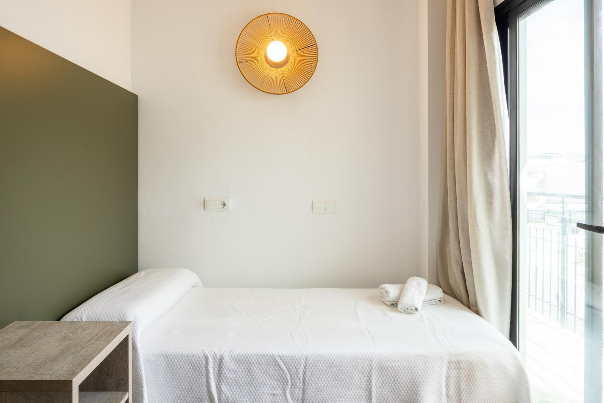 Hostal Alicante Сан-Антонио-Абад Экстерьер фото