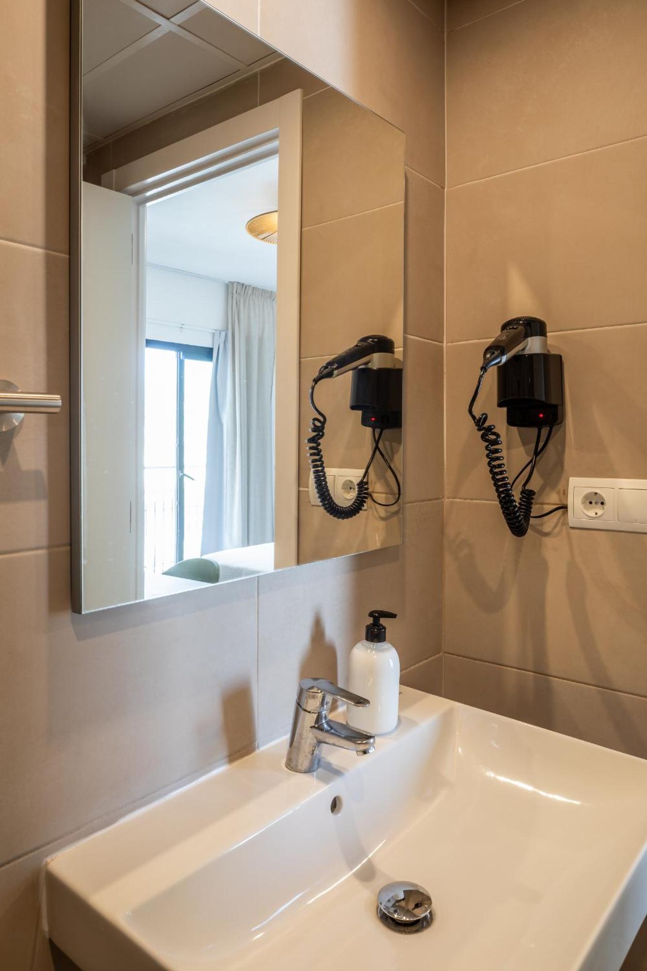 Hostal Alicante Сан-Антонио-Абад Экстерьер фото