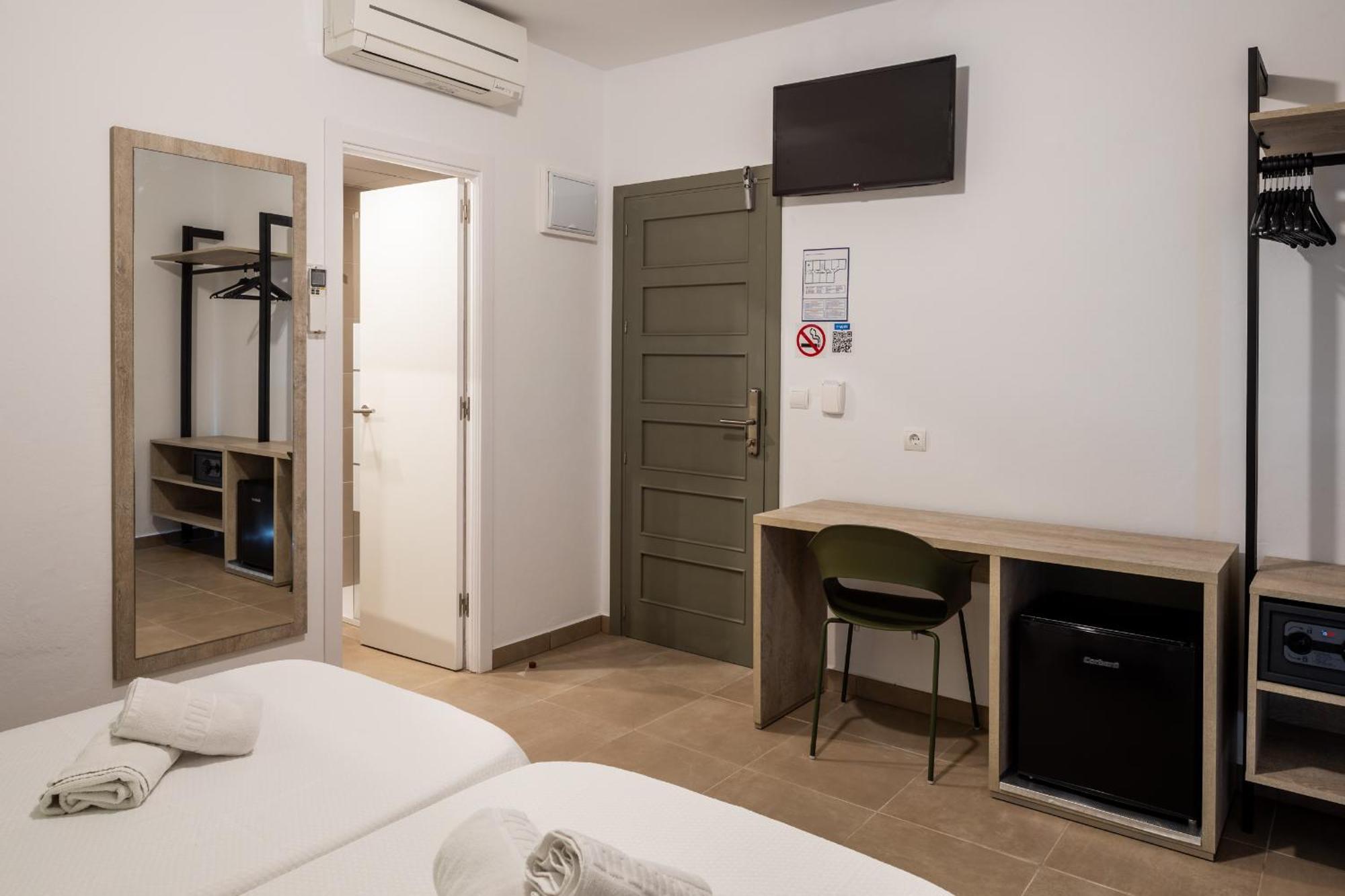 Hostal Alicante Сан-Антонио-Абад Экстерьер фото
