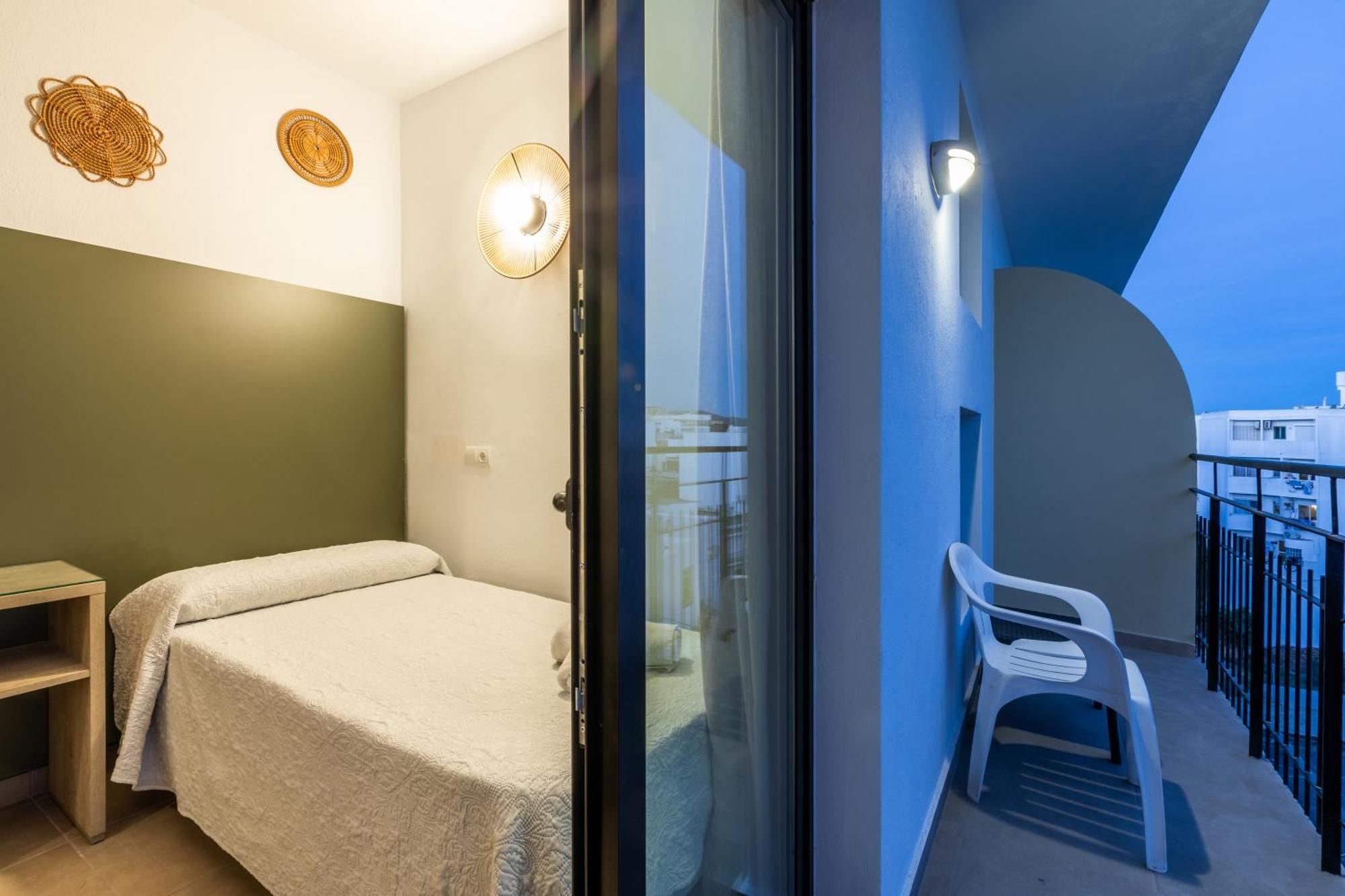 Hostal Alicante Сан-Антонио-Абад Экстерьер фото
