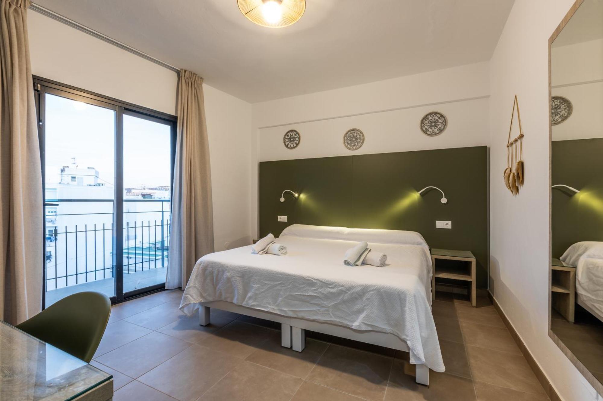 Hostal Alicante Сан-Антонио-Абад Экстерьер фото