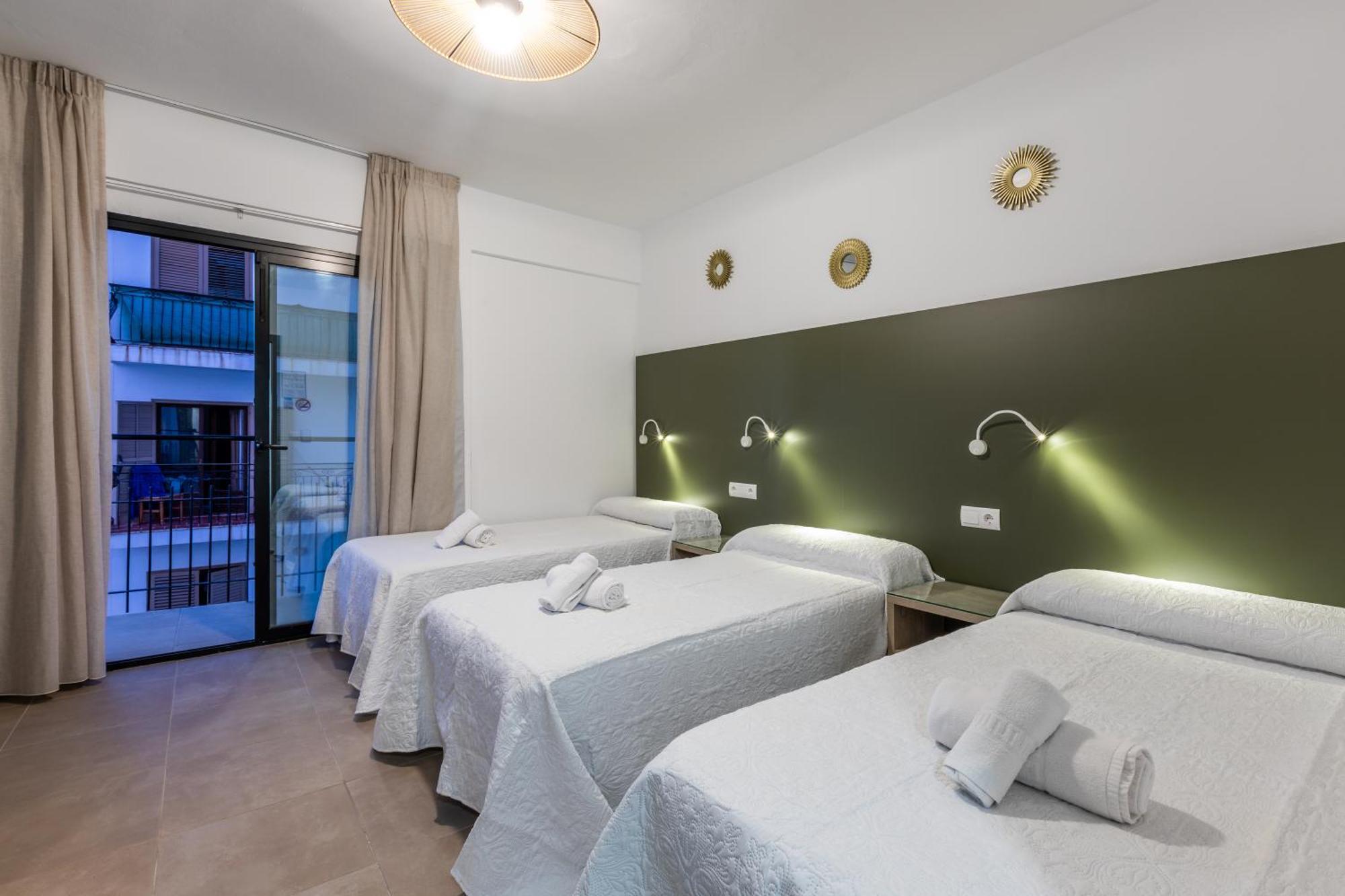 Hostal Alicante Сан-Антонио-Абад Экстерьер фото