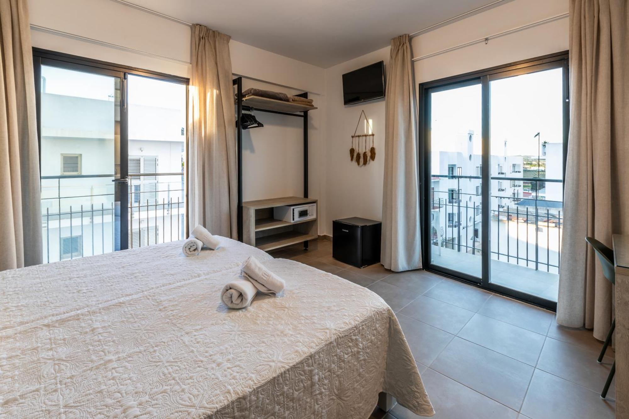 Hostal Alicante Сан-Антонио-Абад Экстерьер фото