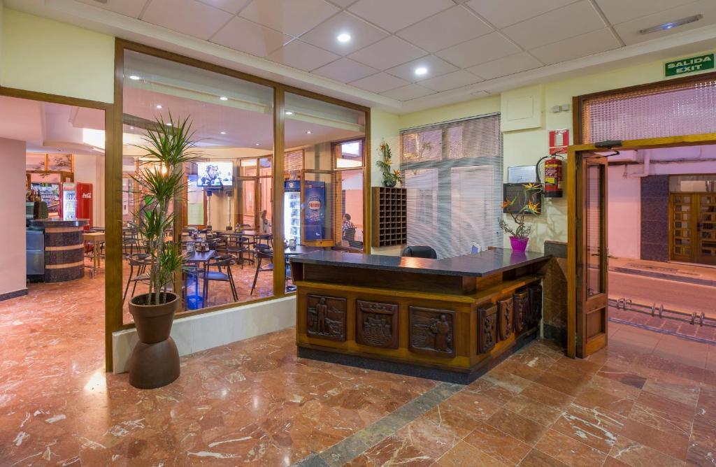 Hostal Alicante Сан-Антонио-Абад Экстерьер фото