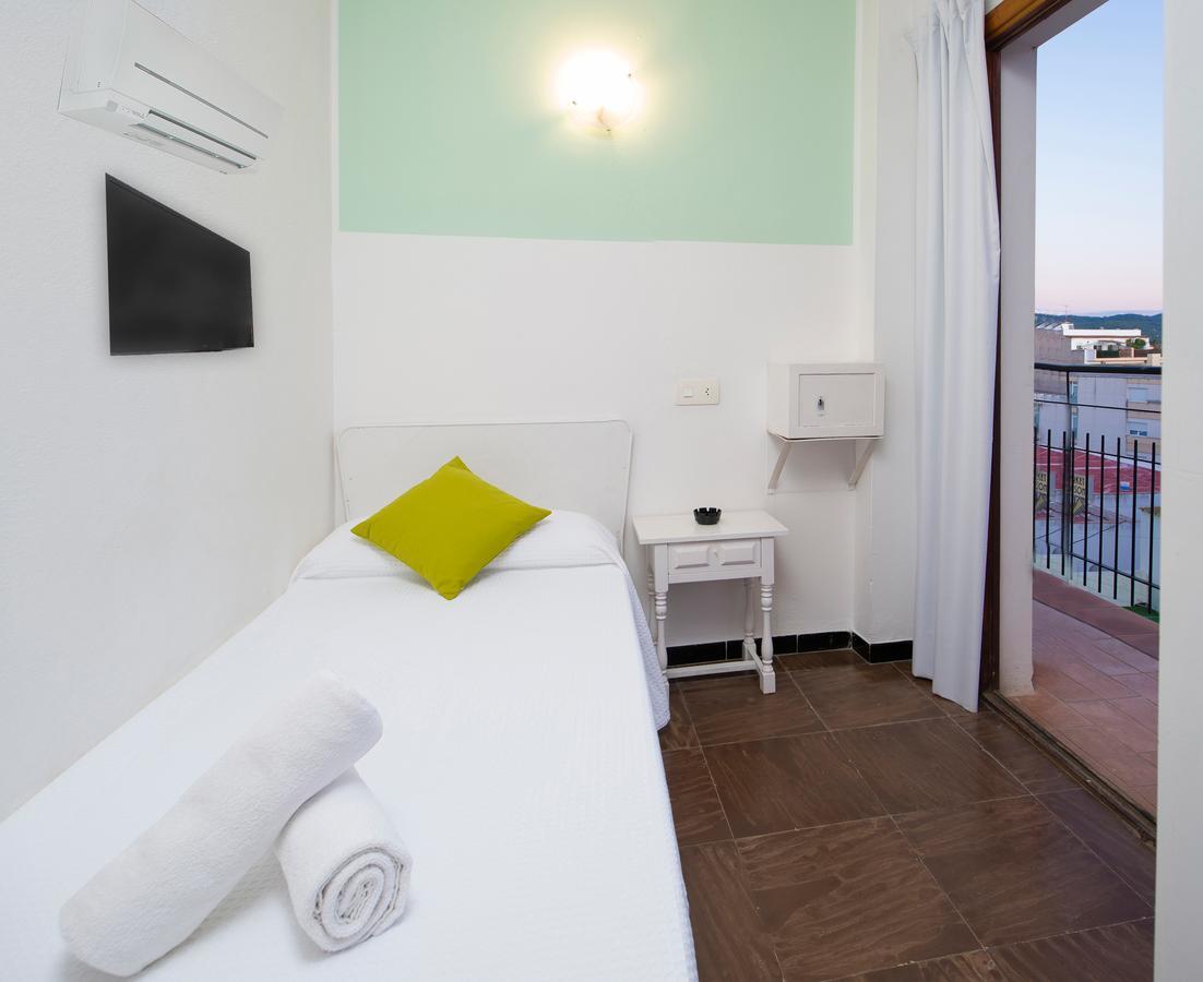 Hostal Alicante Сан-Антонио-Абад Экстерьер фото