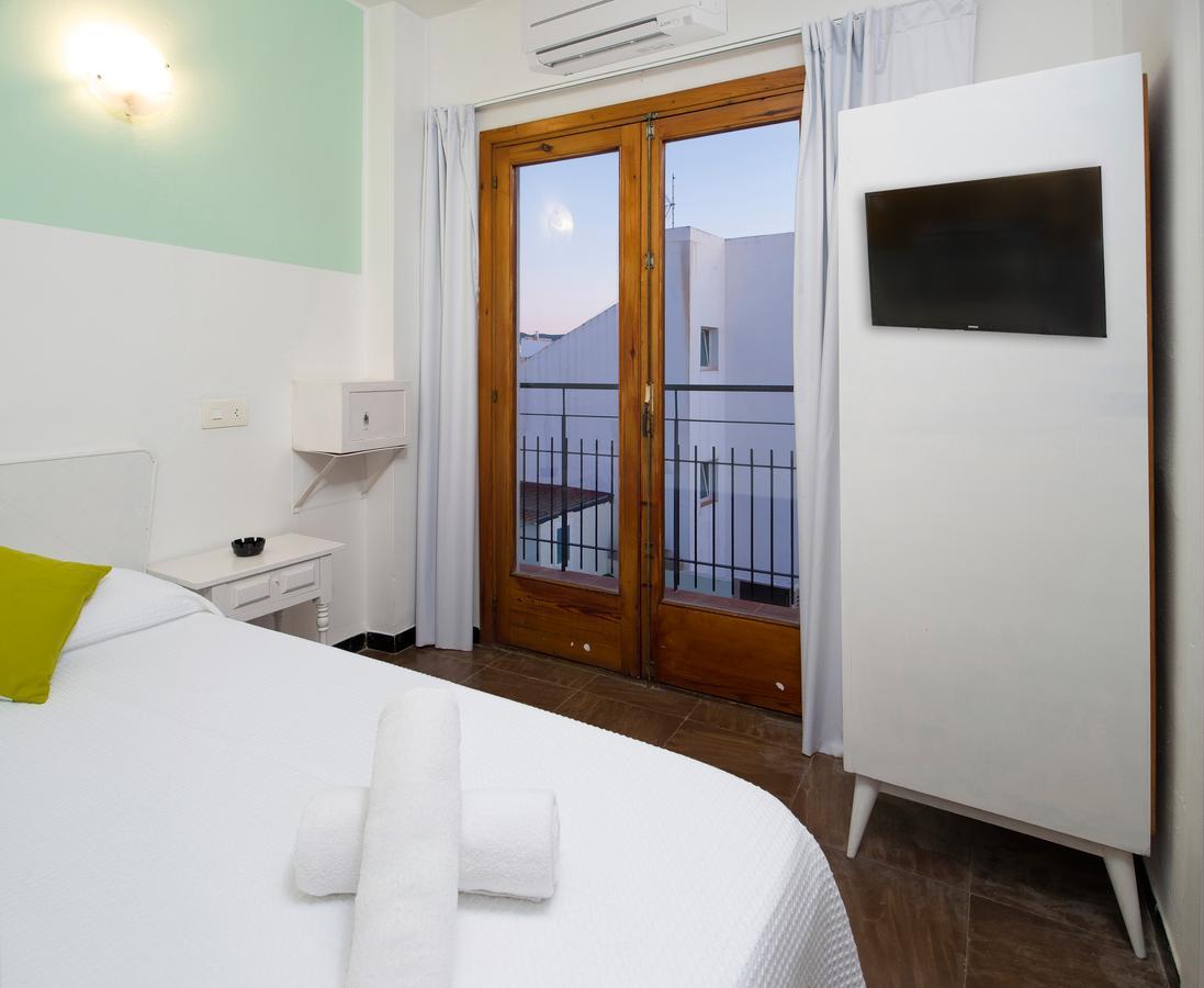 Hostal Alicante Сан-Антонио-Абад Экстерьер фото